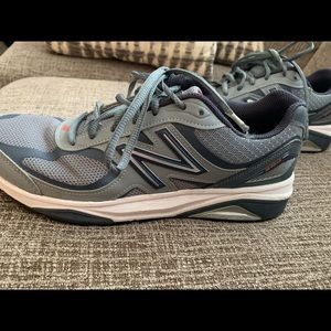 Men’s size 9 New Balance shoes